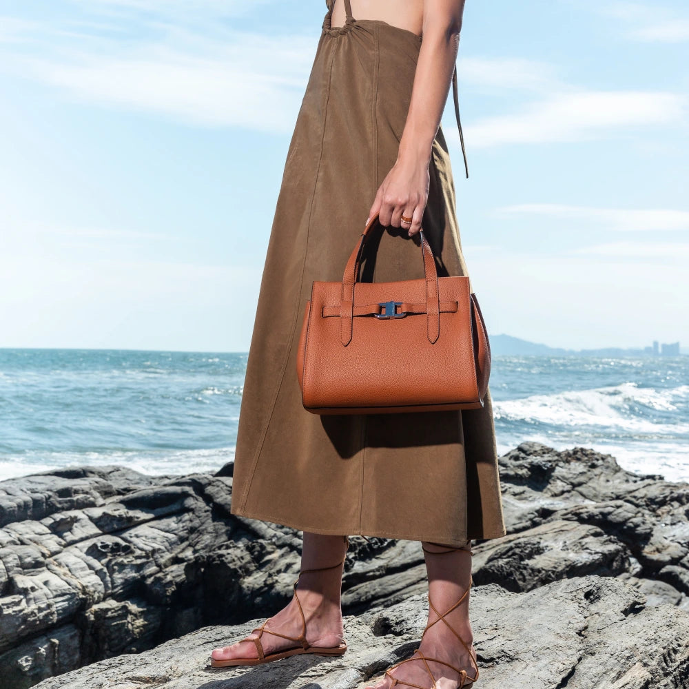 Daphne leather handbag