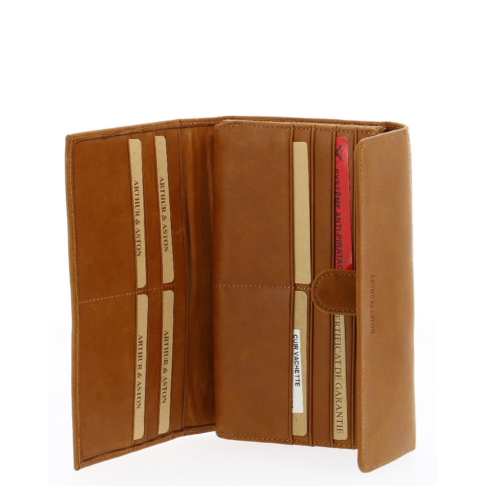 Oiled cowhide leather flap companion