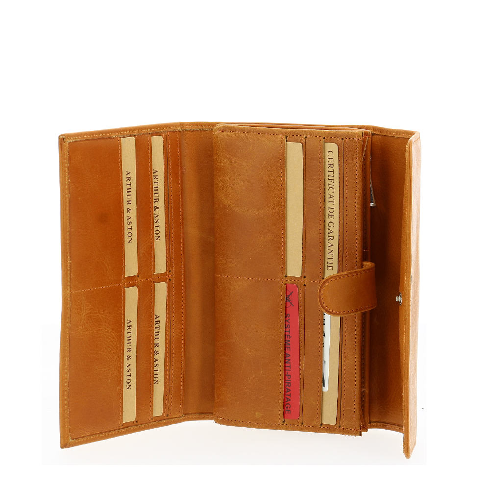 Oiled cowhide leather flap companion