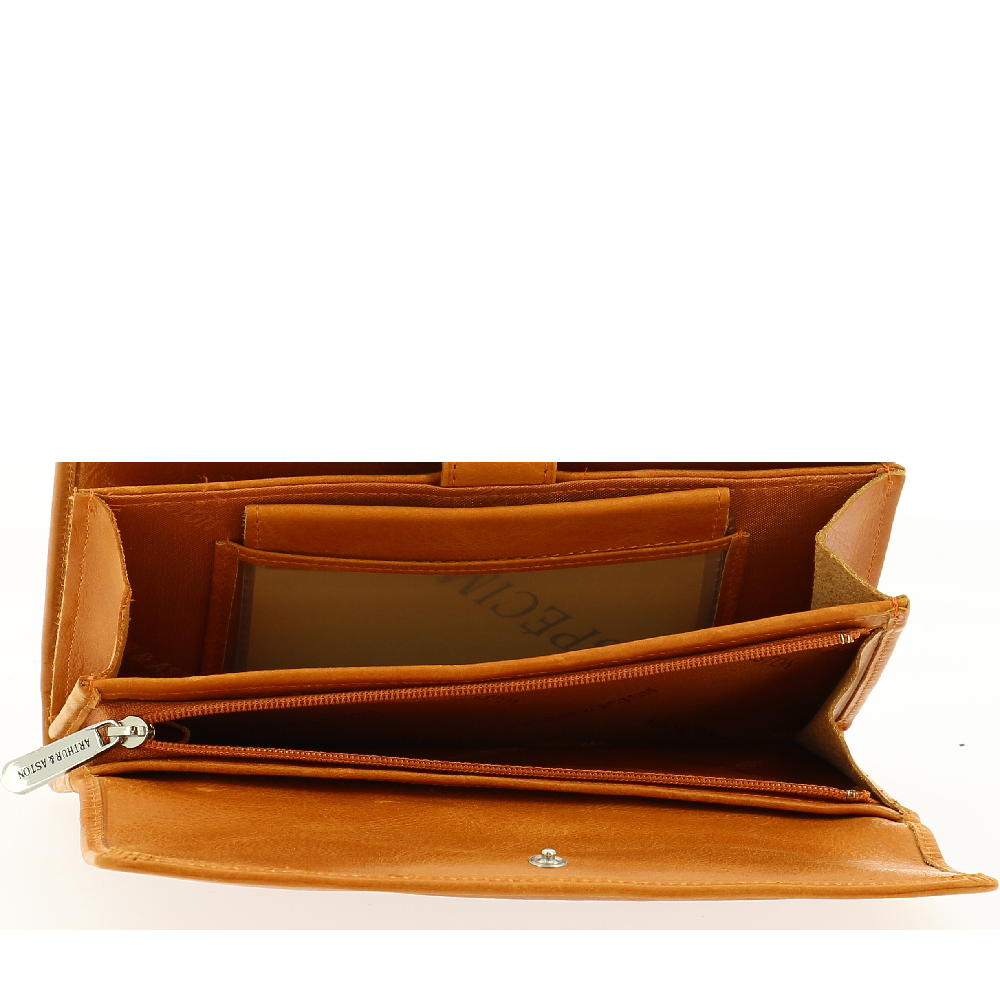 Oiled cowhide leather flap companion