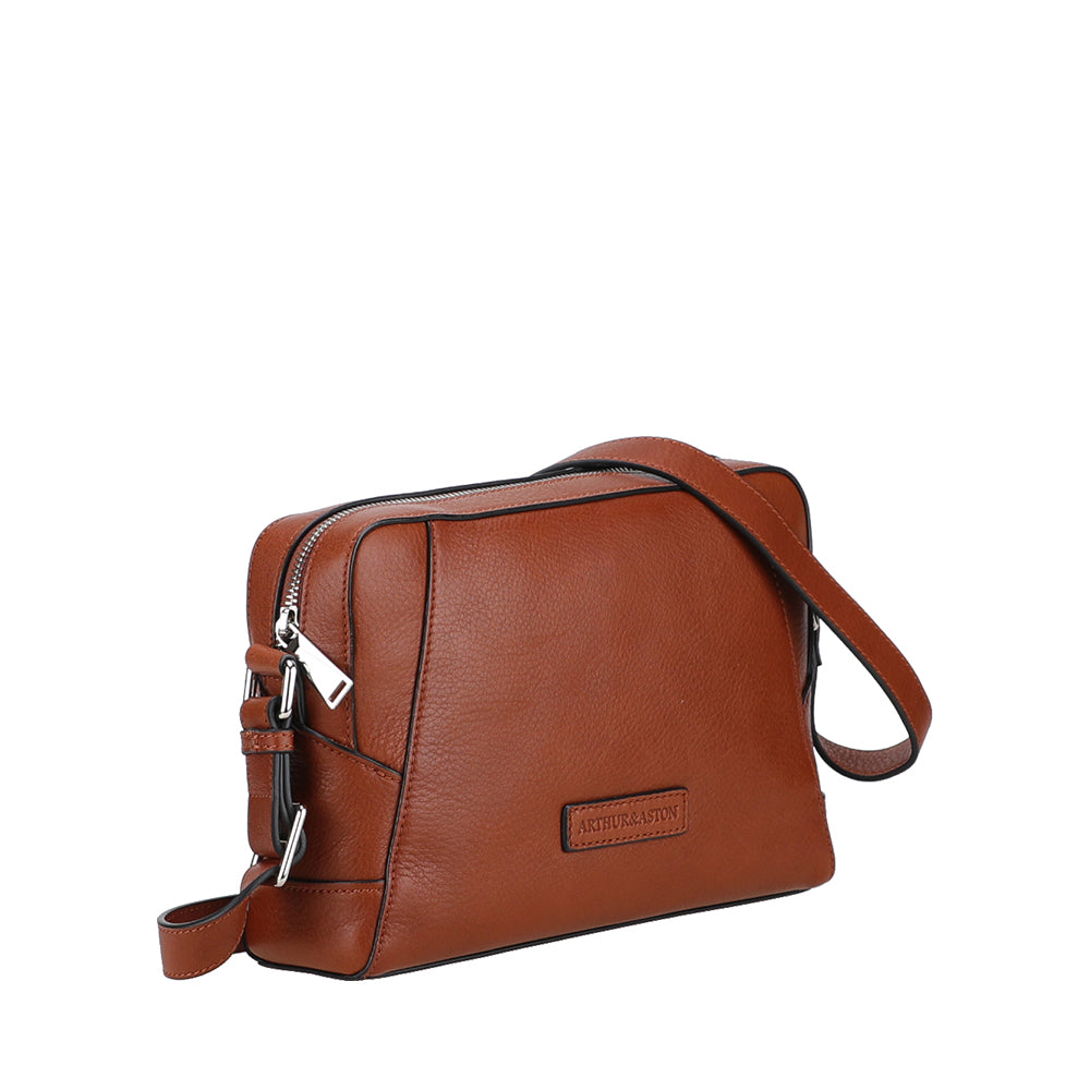 Small leather satchel by José