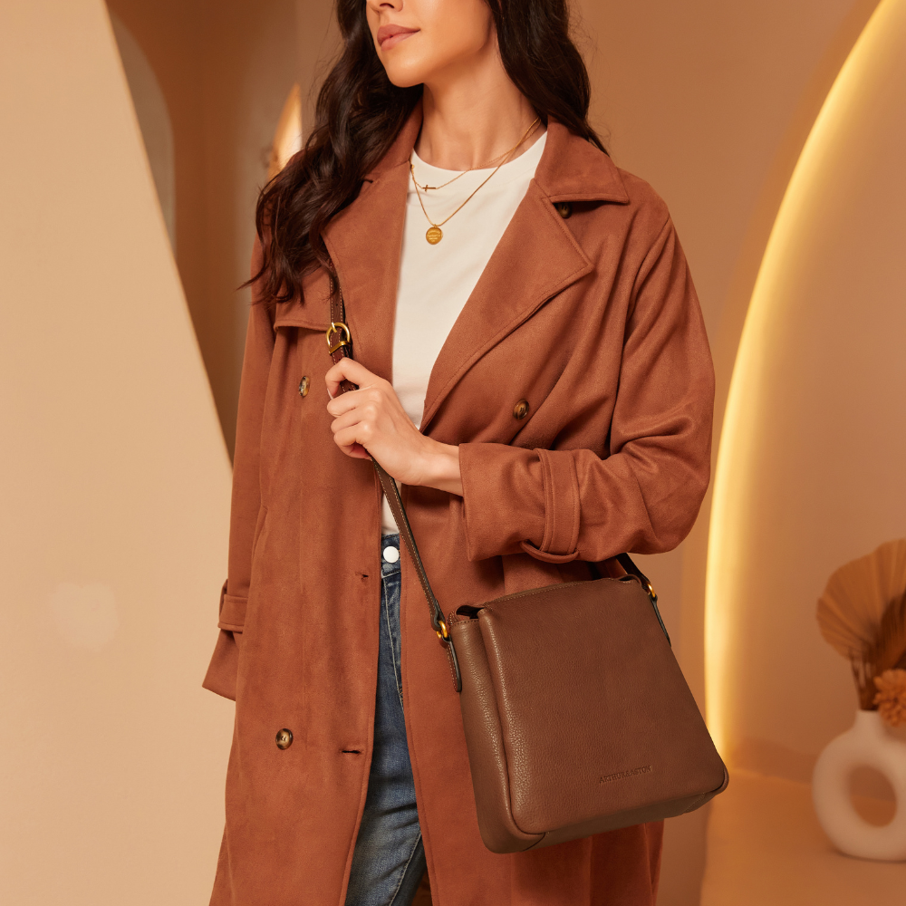Elsa leather shoulder bag